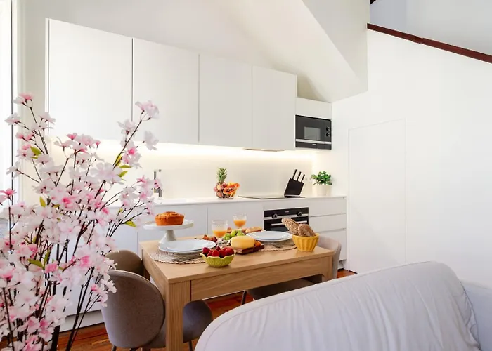 Bright Flat In Historic Foz House By Hostwise *