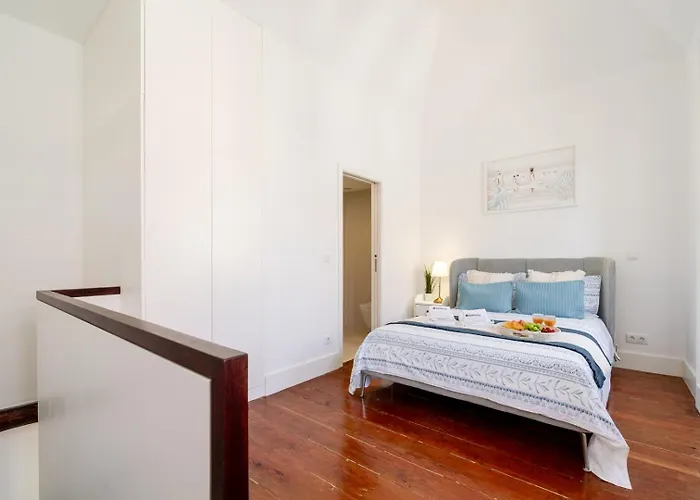 Bright Flat In Historic Foz House By Hostwise * Porto