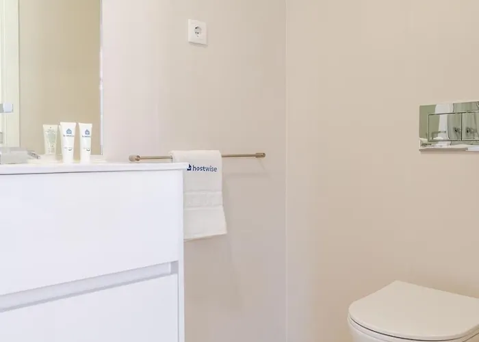 Bright Flat In Historic Foz House By Hostwise * Oporto