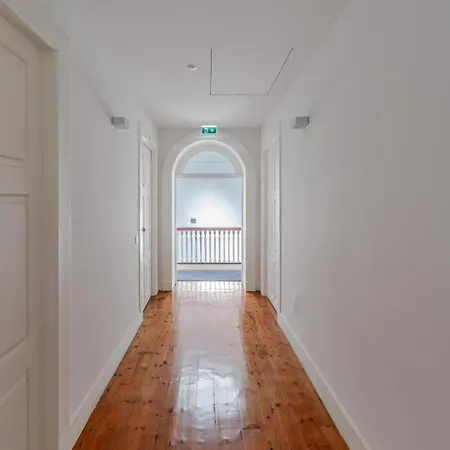 Hostwise - Bright Flat In Historic Foz House *
