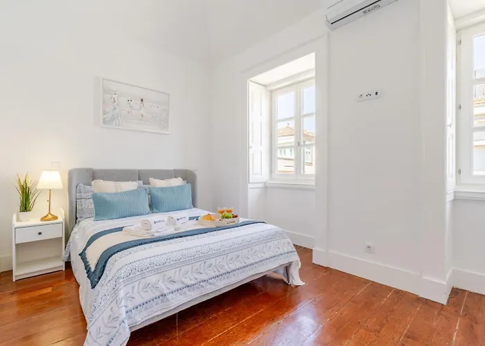 Bright Flat In Historic Foz House By Hostwise